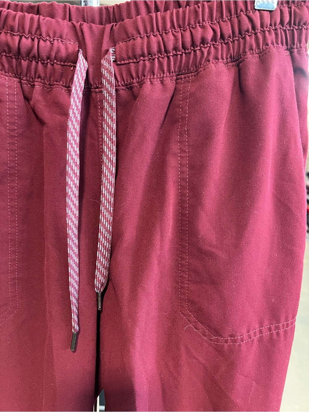 Jaanuu Women’s Scrub Jogger Pants – Burgundy/Wine Color. 26-05-04 - Picture 5 of 8
